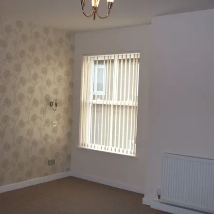 Image 1 - Barnaby Road Play Area, London Road South, Poynton, SK12 1YD, United Kingdom - Apartment for rent