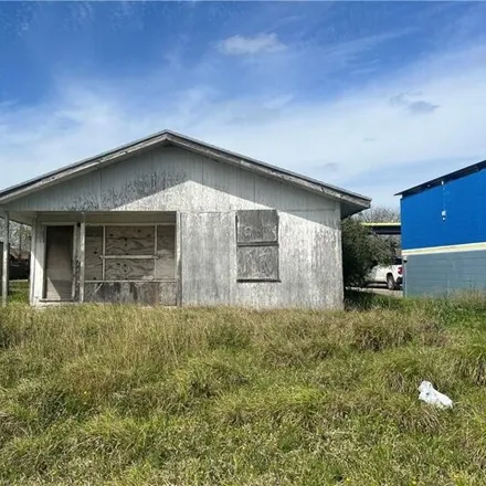 Buy this 3 bed house on 628 West Corral Avenue in Kingsville, TX 78363