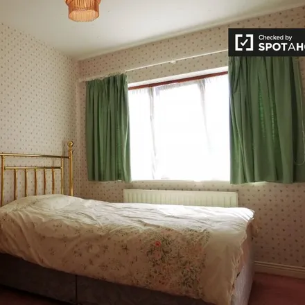 Rent this 4 bed room on Fonthill Park in Willbrook, Rathfarnham