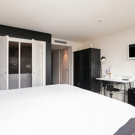 Rent this 1 bed apartment on Oudegracht aan de Werf 192 in 3511 AL Utrecht, Netherlands