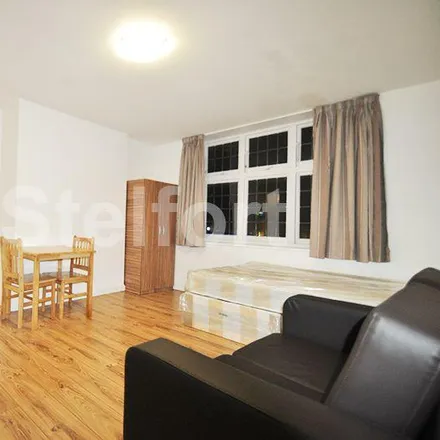 Rent this studio apartment on Tesco Express in 248 Oakleigh Road North, London
