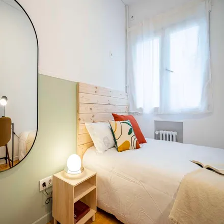 Rent this studio room on Calle de Bravo Murillo in 36 duplicado, 28015 Madrid
