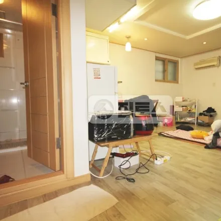 Rent this studio apartment on 서울특별시 강남구 대치동 900-46
