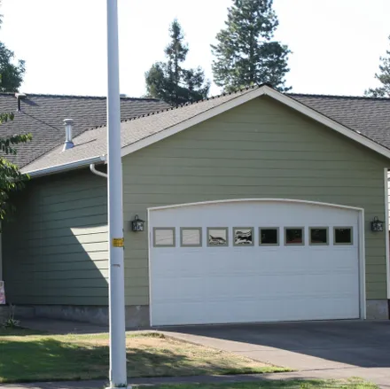 Buy this 3 bed house on 900 Trinity Street Northeast in Albany, OR 97322