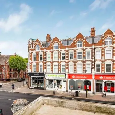 Image 7 - Marks & Spencer, 126-128 Muswell Hill Broadway, London, N10 3RU, United Kingdom - Apartment for rent