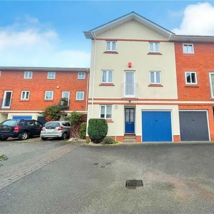 Buy this 3 bed townhouse on 25 King Edmunds Square in 25 King Edmund Square, Worcester