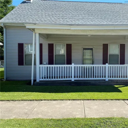 Buy this 3 bed house on 432 North 5th Street in Belleville, IL 62220