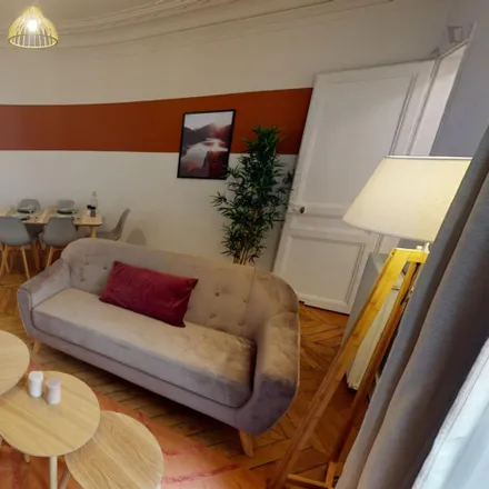 Image 6 - 14 Rue de Tilsitt, 75008 Paris, France - Room for rent