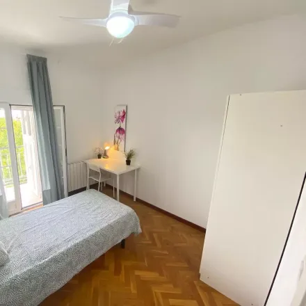 Rent this studio room on Calle de Pedro Laborde in 21, 28038 Madrid