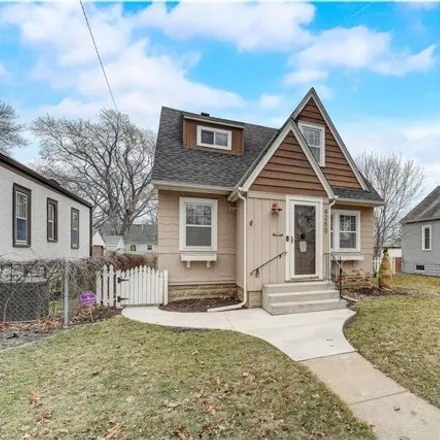 Buy this 3 bed house on 4250 North Thomas Avenue in Minneapolis, MN 55412