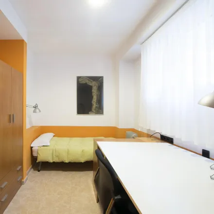 Image 1 - Calle de la Bahía, 39, 28008 Madrid, Spain - Room for rent