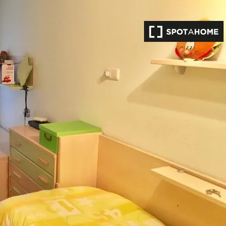 Rent this 3 bed room on Calle Monasterio de Irache in 31011 Pamplona, Spain