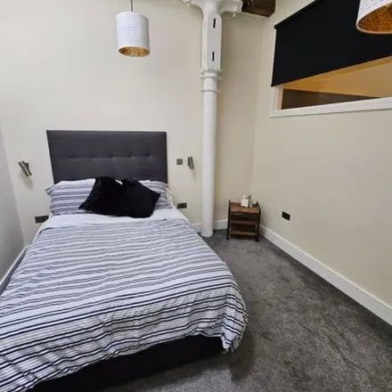 Image 3 - Scar Lane, Milnsbridge, HD3 4QH, United Kingdom - Apartment for rent