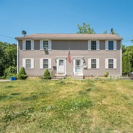 Rent this 3 bed house on 107 Loxwood Street in Massasoit, Worcester
