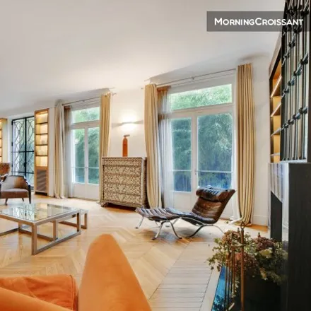 Rent this 3 bed apartment on Paris in Quartier d'Auteuil, FR