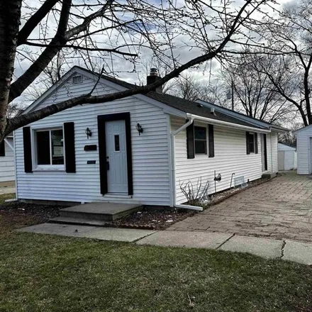 Buy this 3 bed house on 1419 10th Avenue in Green Bay, WI 54304