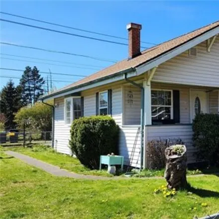 Rent this 3 bed house on Mt. View Alliance Church in Washington Street, Shelton