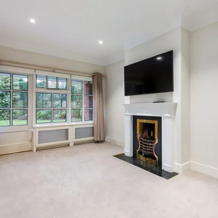 Rent this 4 bed apartment on The Grove in 40A Ailesbury Road, Simmonscourt
