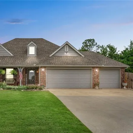 Buy this 3 bed house on 10790 South Olmsted Street in Jenks, OK 74037