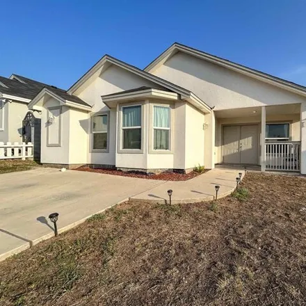 Buy this 3 bed house on 1617 Doctora Eve Perez Ln in Laredo, Texas