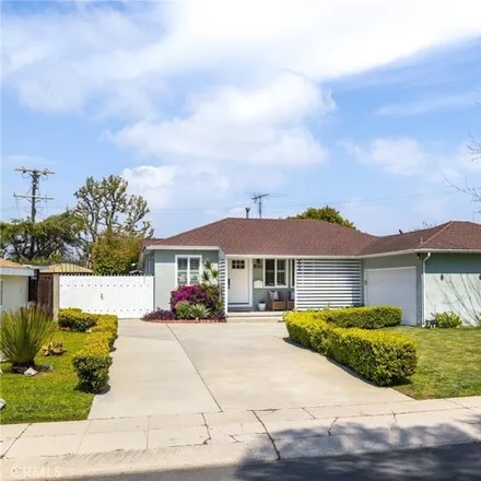 Image 2 - 7822 Boeing Avenue, Los Angeles, CA 90045, USA - House for sale