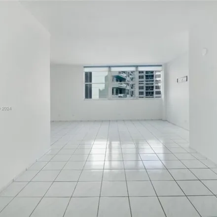 Image 3 - Crystal House Condominiums, 5055 Collins Avenue, Miami Beach, FL 33140, USA - Condo for rent