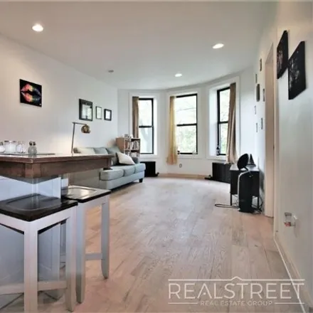 Image 4 - 920 Eastern Parkway, New York, NY 11213, USA - House for rent