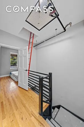 Image 6 - 440 Fountain Avenue, New York, NY 11208, USA - Townhouse for sale
