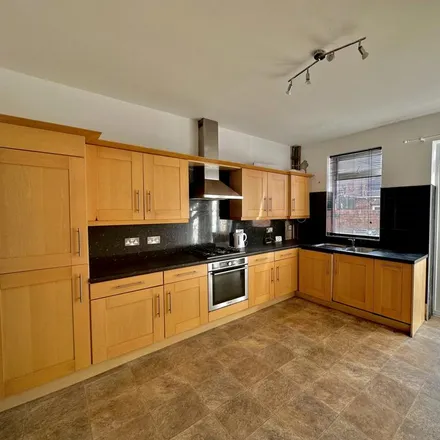 Rent this 3 bed townhouse on 71 Agnes Road in Barnsley, S70 1QA