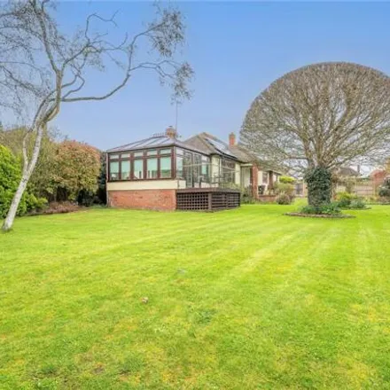 Image 3 - The Willows, Southend-on-Sea, SS1 3SH, United Kingdom - House for sale