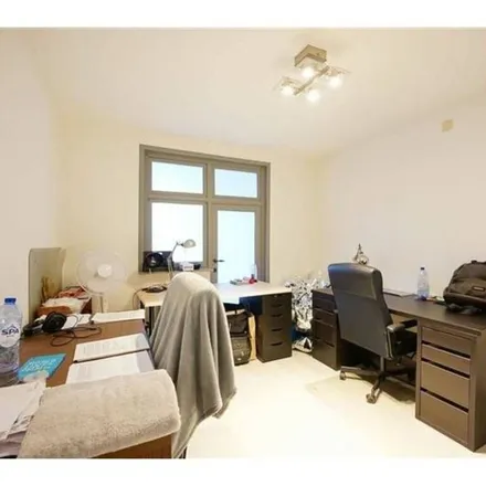 Rent this 3 bed apartment on Quai du Bac in 4000 Liège, Belgium