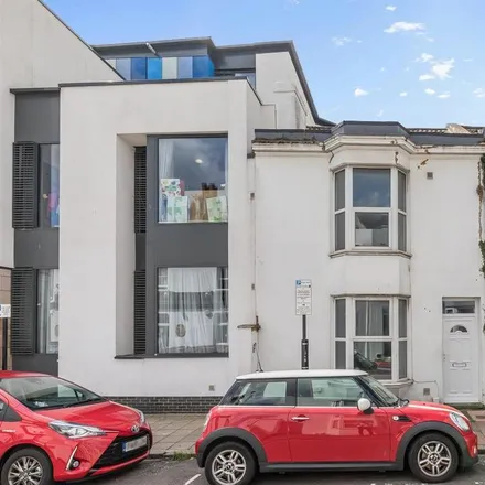 Rent this 6 bed house on 11 Kingsbury Road in Brighton, BN1 4JN