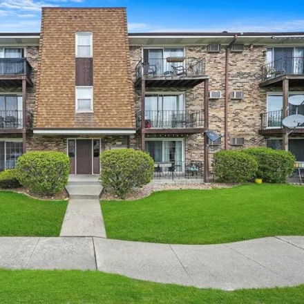 Buy this 2 bed condo on 7098 99th Street in Chicago Ridge, IL 60415