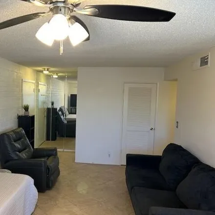 Image 4 - 2637 West Rose Lane, Phoenix, AZ 85017, USA - Apartment for sale