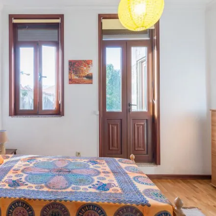 Rent this 3 bed room on Travessa dos Campos in 4000-203 Porto, Portugal