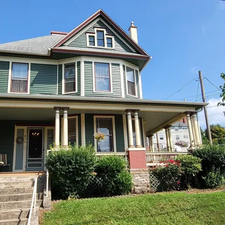 Image 1 - 595 East 3rd Street, Bloomsburg, PA 17815, USA - House for sale