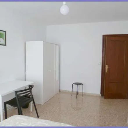 Image 9 - Calle Pablo Iglesias, 28, 50018 Zaragoza, Spain - Apartment for rent