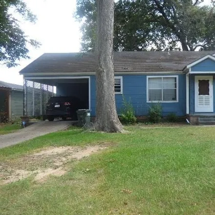 Buy this 3 bed house on Mount Carmel Drive in Natchez, MS 39120