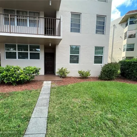 Buy this 3 bed condo on 1998 Sable Palm Drive in Pine Island Ridge, Davie