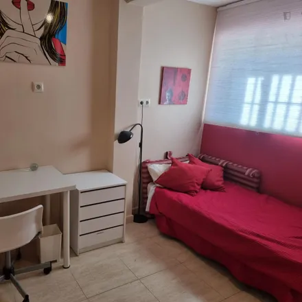 Rent this 7 bed room on Madrid in Calle Calderón de la Barca, 18