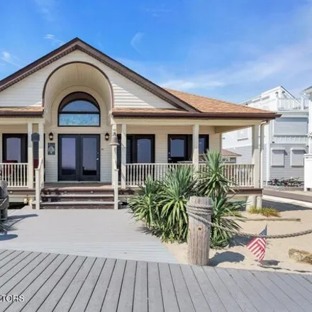 Image 2 - 62 Water Street, Point Pleasant Beach, NJ 08742, USA - House for sale