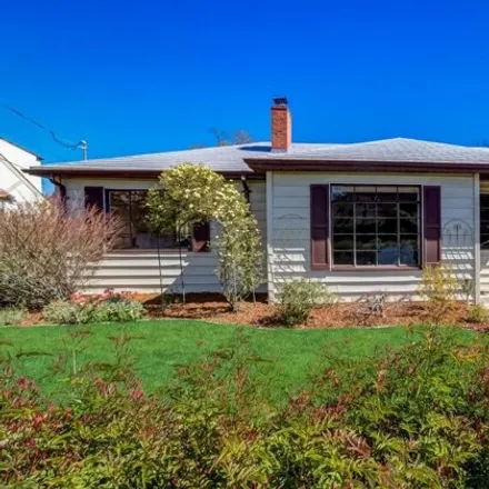 Buy this 3 bed house on 119 Calumet Avenue in San Anselmo, CA 94960