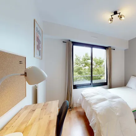 Rent this 5 bed room on 21 Avenue du Centre in 78180 Montigny-le-Bretonneux, France