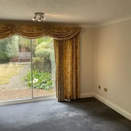 Image 7 - Cockfosters Road, London, EN4 0DX, United Kingdom - Duplex for rent