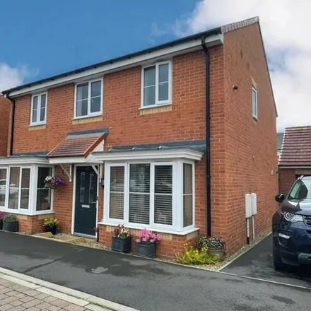 Buy this 3 bed house on Rosthwaite Drive in Skelton-in-Cleveland, TS12 2WJ