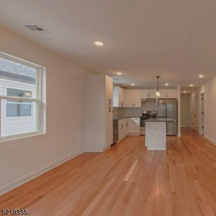 Image 3 - Seaport Drive, Union Square, Elizabeth, NJ 07201, USA - House for rent