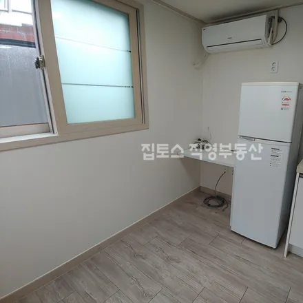 Image 2 - 서울특별시 관악구 봉천동 106-1 - Apartment for rent