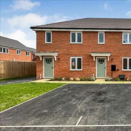 Buy this 3 bed townhouse on Lodge Farm in Ruddington, NG11 6NB