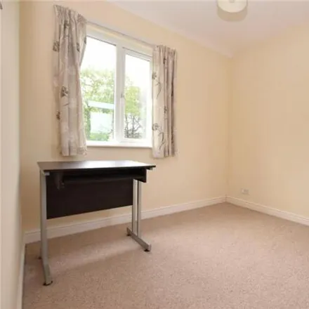 Image 9 - Whinfield, Leeds, LS16 7NX, United Kingdom - Duplex for rent