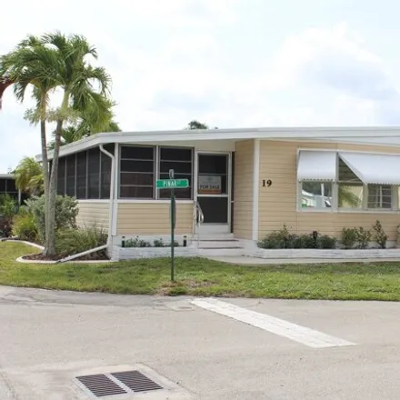 Buy this studio apartment on 19 Pinar Ct Unit 123 in Fort Myers, Florida